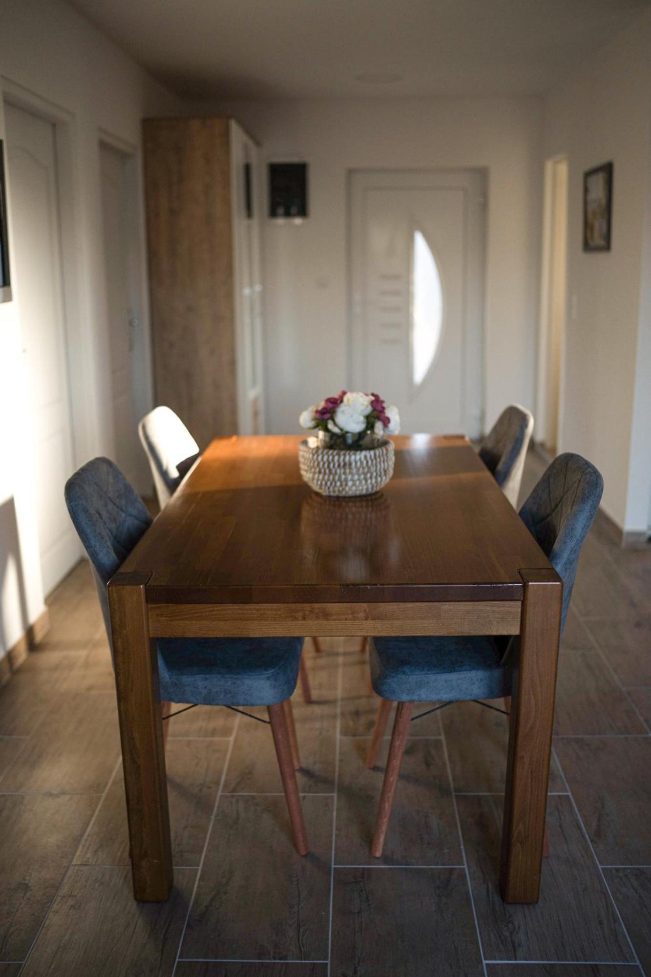 Apartmani Elegance Tuzla Szoba fotó