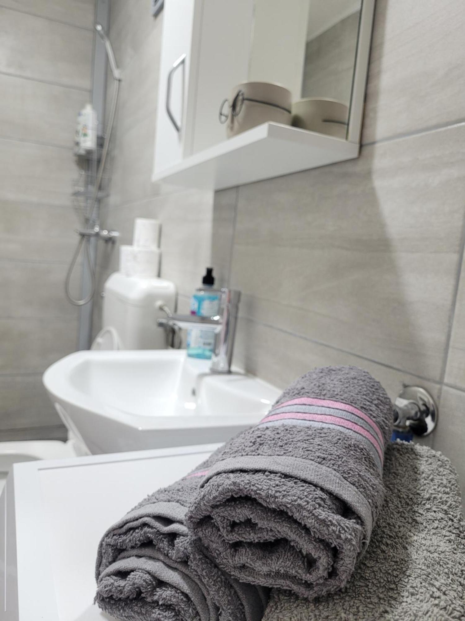Apartmani Elegance Tuzla Kültér fotó